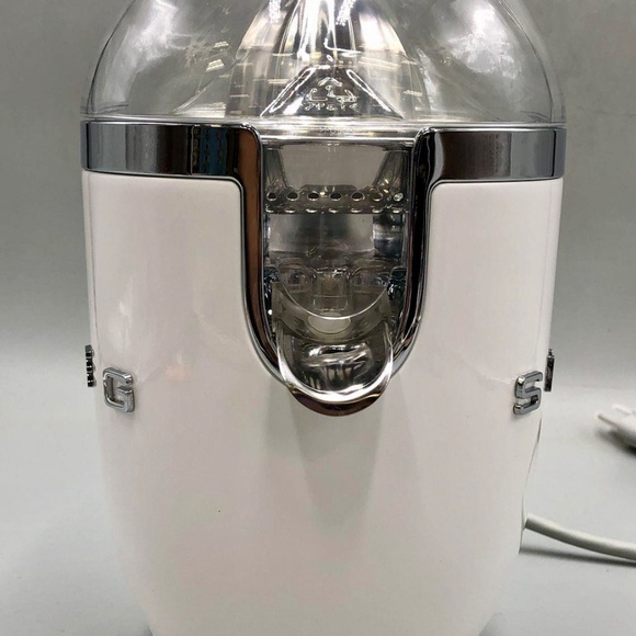 Smeg 50's Retro Style Citrus Juicer in White with Box - Picture 3 of 7